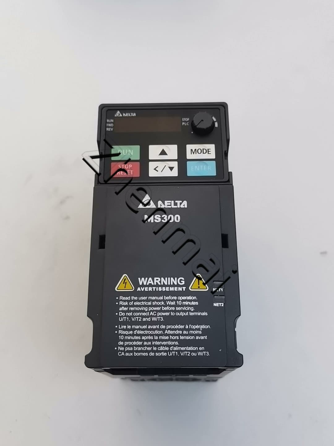 100%-ban vadonatúj eredeti és eredeti Delta 380V 1.5KW VFD4A2MS43ANSAA Frekvenciaváltók Hajtás szervomotor