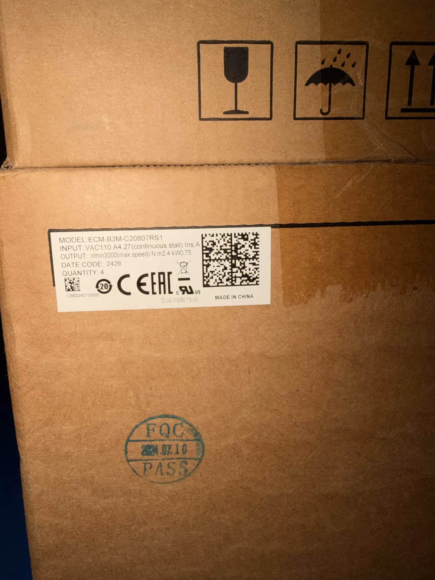 100%-ban vadonatúj eredeti és eredeti Delta ECM-B3M-C20807RS1 Frekvenciaváltók Hajtás szervomotor