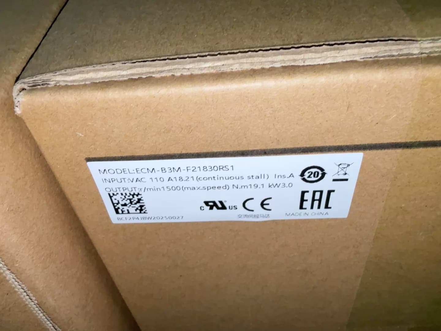 100%-ban vadonatúj eredeti és eredeti Delta ECM-B3M-F21830RS1 Frekvenciaváltók Hajtás szervomotor