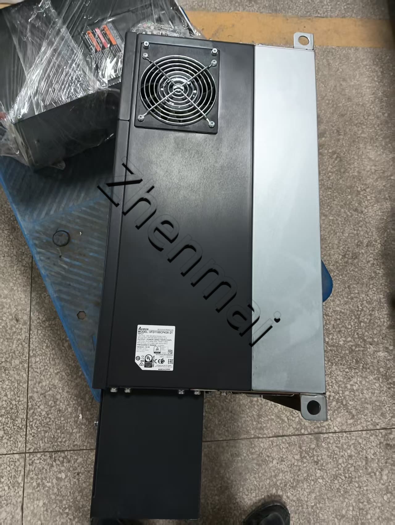 100%-ban vadonatúj eredeti és eredeti Delta VFD1100CP43A-21 380V110KW Frekvenciaváltók Hajtás szervomotor