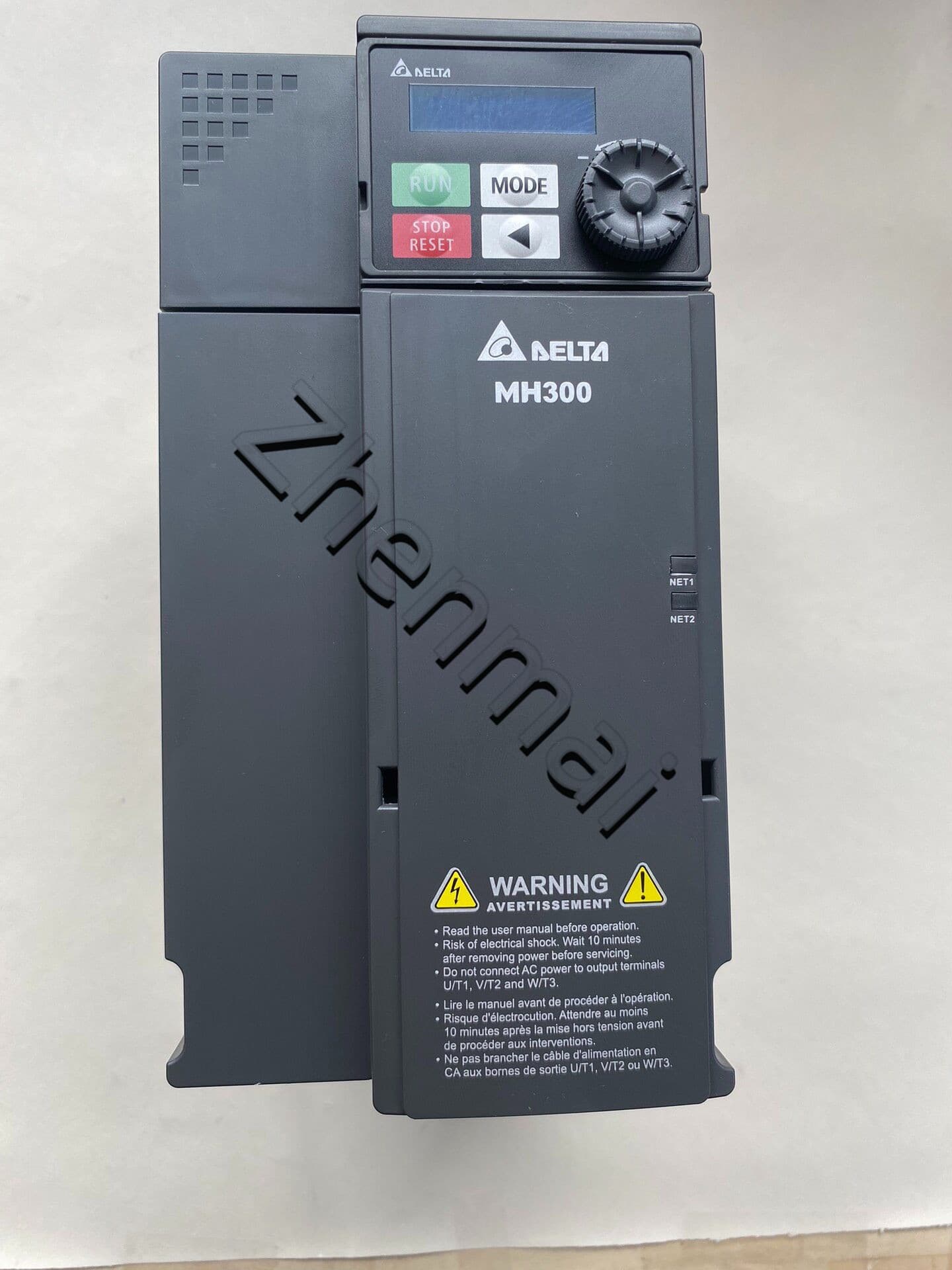 100%-ban vadonatúj eredeti és eredeti Delta VFD17AMH43ANSAA 7,5KW Frekvenciaváltók Hajtás szervomotor