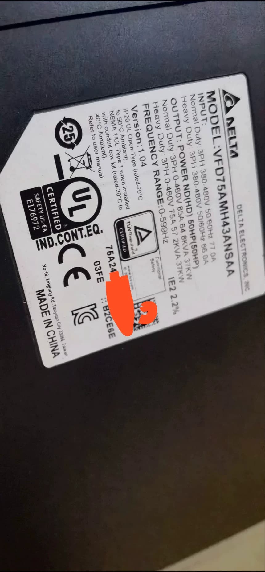 100%-ban vadonatúj eredeti és eredeti Delta VFD75AMH43ANSAA(37KW) Frekvenciaváltók Hajtás szervomotor