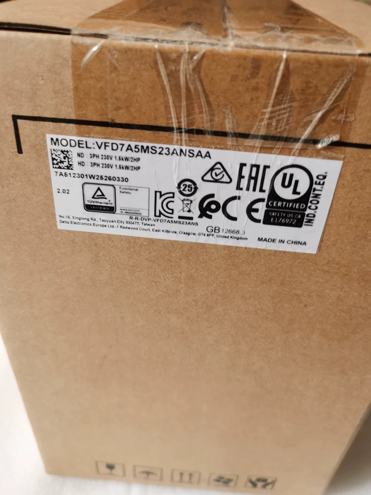 100%-ban vadonatúj eredeti és eredeti Delta VFD7A5MS23ANSAA 1,5KW háromfázisú 220V Frekvenciaváltók Hajtás szervo motor