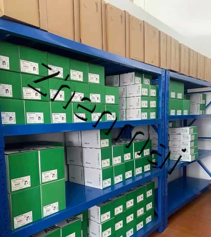 100%-ban vadonatúj, eredeti és eredeti Schneider TM241CEC24R Frekvenciaváltók, megszakítók, mágneskapcsolók, védőeszközök