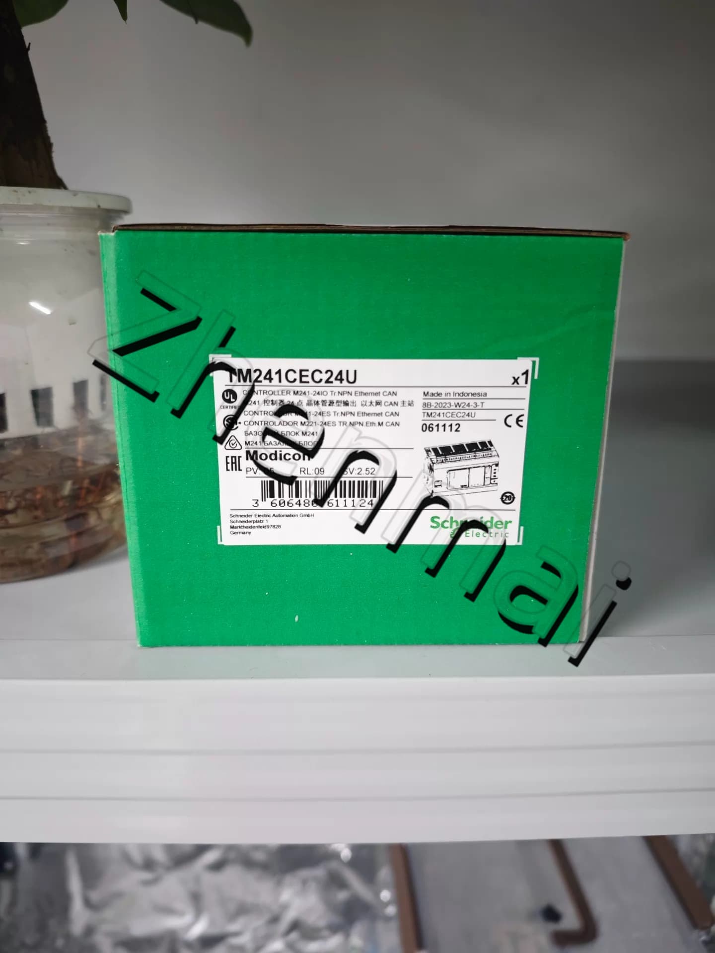 100%-ban vadonatúj, eredeti és eredeti Schneider TM241CEC24U Frekvenciaváltók, megszakítók, mágneskapcsolók, védőeszközök
