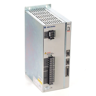 Allen-Bradley 2098-DSD-075X Ultra3000 sorozatú szervo meghajtó