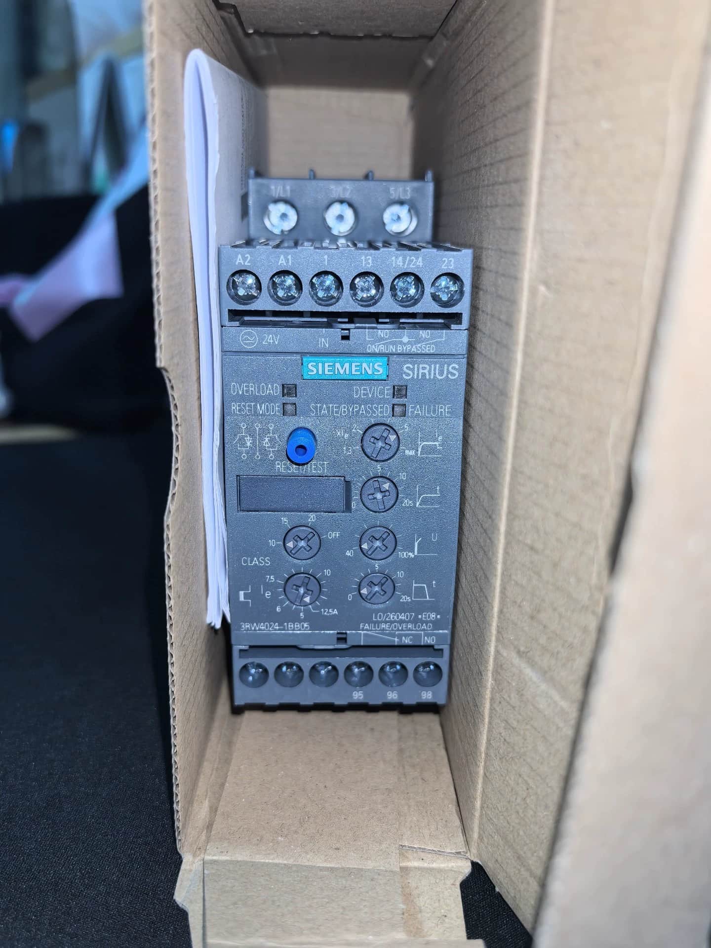Vadonatúj, eredeti, gyári Siemens 3RW4027-1BB15 lágyindító SIRIUS SOFT STARTER