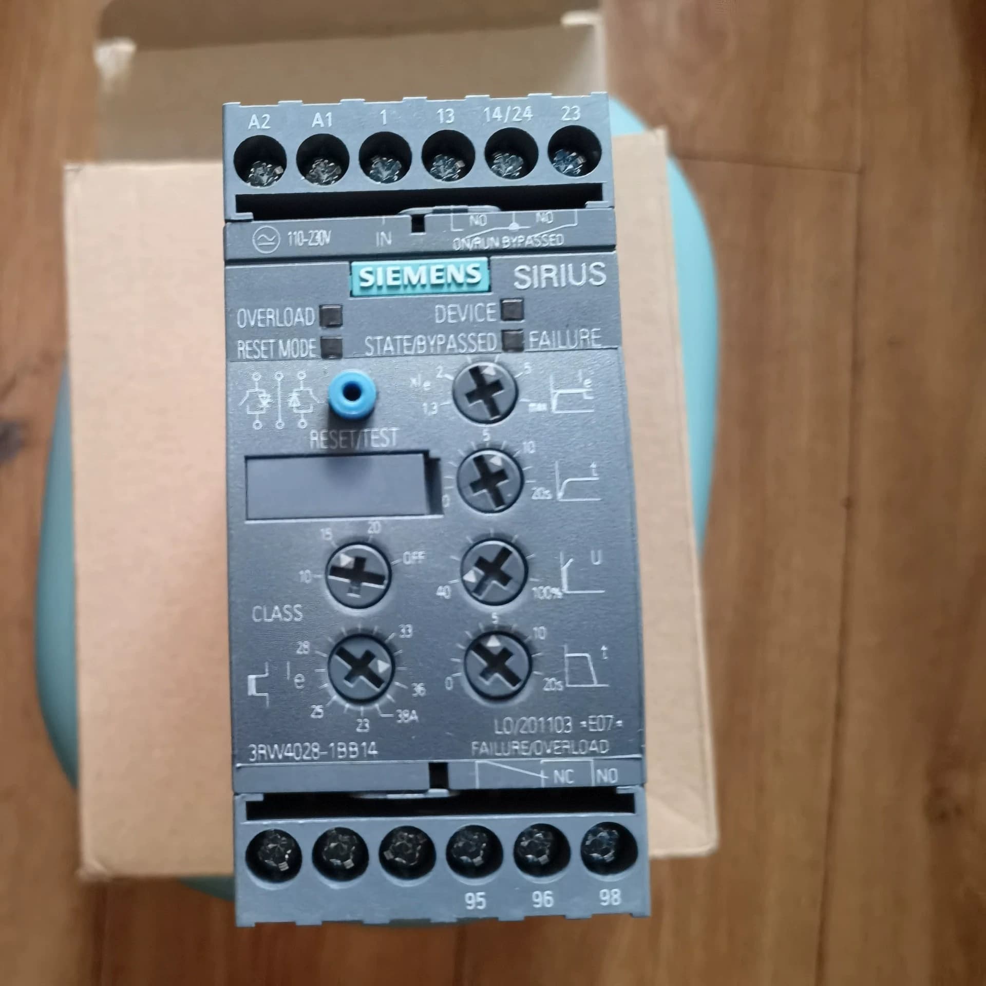 Vadonatúj, eredeti, gyári Siemens 3RW4028-1BB14 lágyindító SIRIUS SOFT STARTER