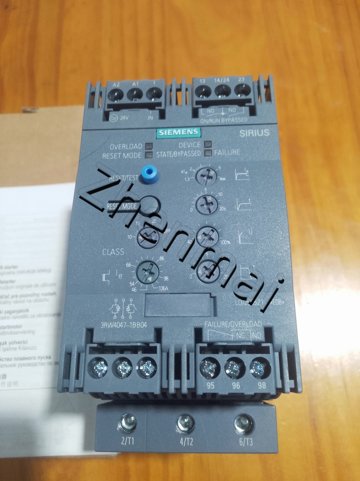 Vadonatúj, eredeti, gyárilag közvetlen Siemens 3RW4047-1BB04 lágyindító SIRIUS SOFT STARTER