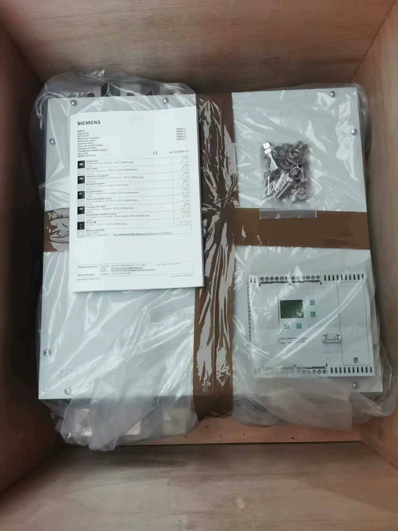 Vadonatúj, eredeti, gyárilag közvetlen Siemens 3RW4465-2BC44 lágyindító SIRIUS SOFT STARTER