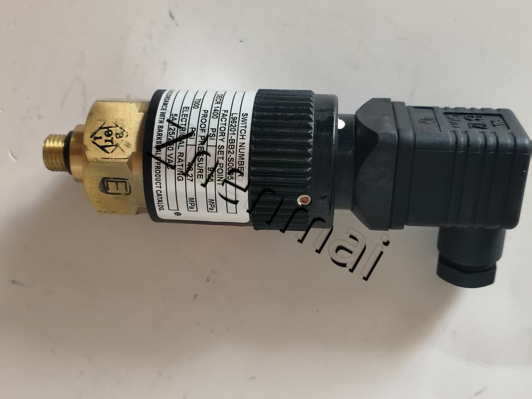 Vadonatúj eredeti Barksdale L96201-BB2-S0005 Nyomásérzékelő Szintkapcsoló Áramláskapcsoló Nyomáskapcsoló Gyors szállítás
