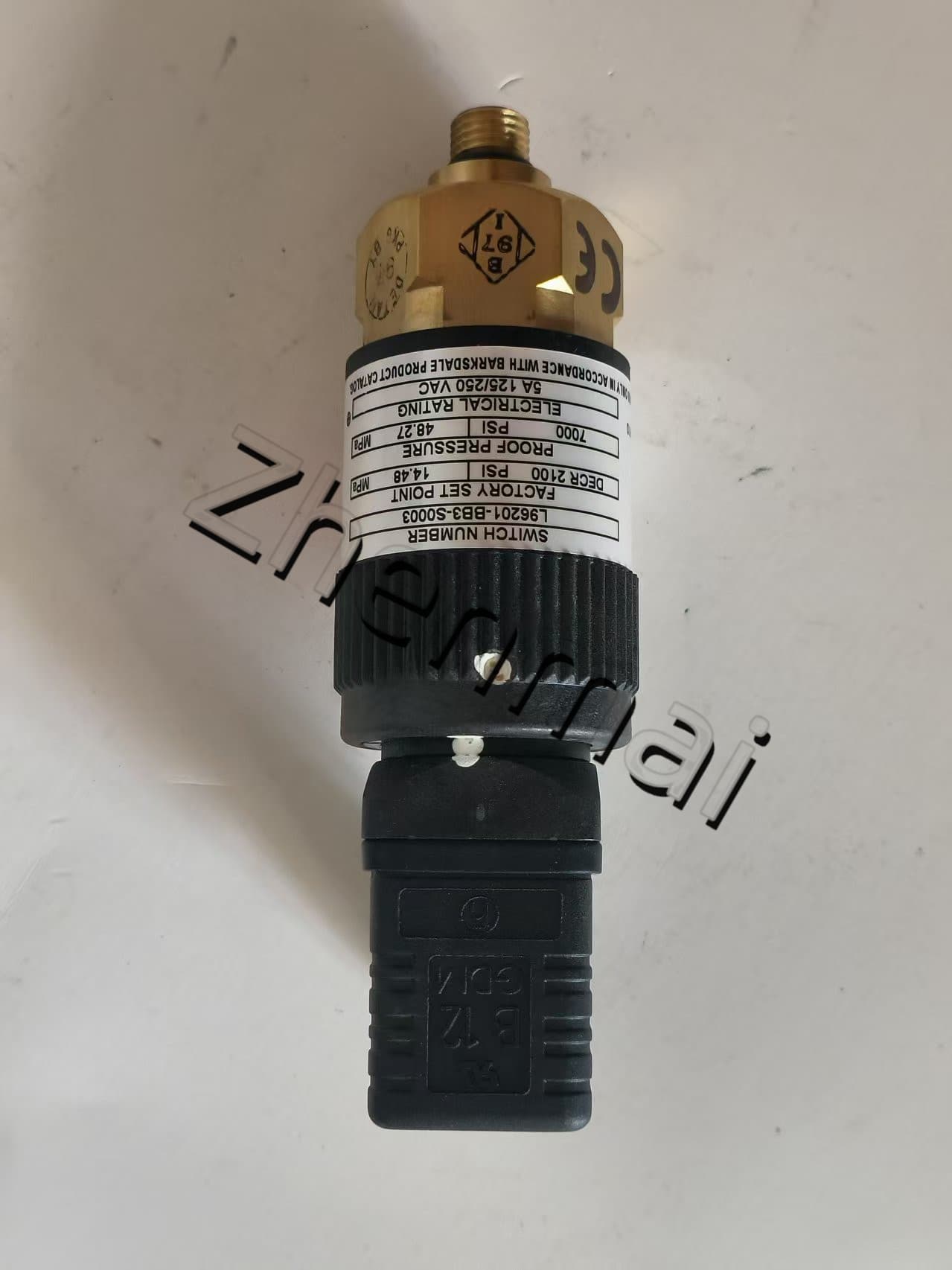Vadonatúj eredeti Barksdale L96201-BB3-S0003 Nyomásérzékelő Szintkapcsoló Áramláskapcsoló Nyomáskapcsoló Gyors szállítás