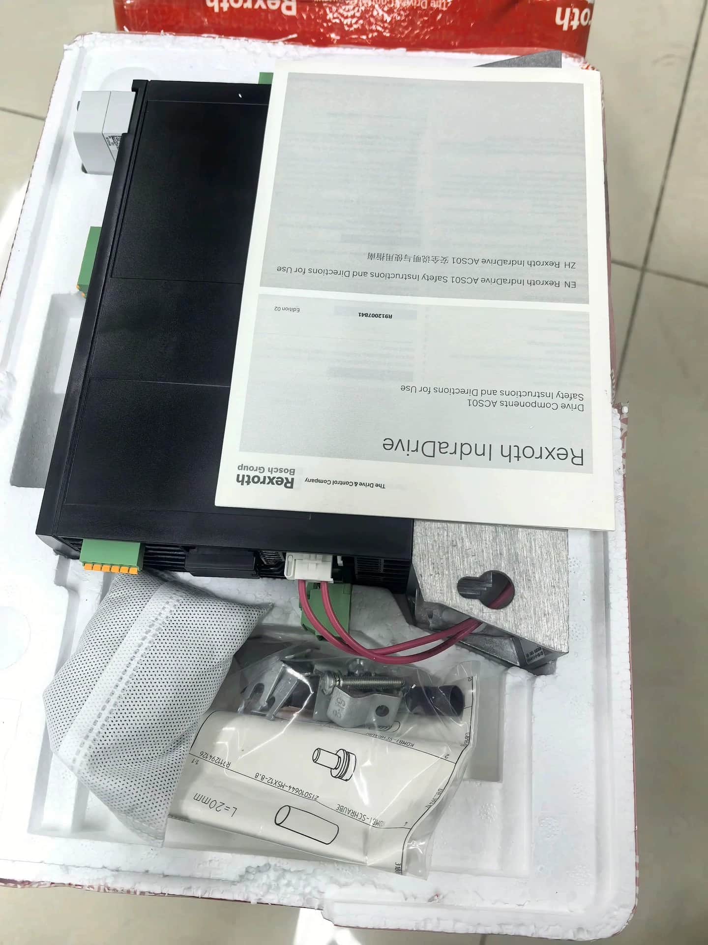 Vadonatúj eredeti Bosch Rexroth szervomotor ACS01.1E-W0018-A-03-B-ET-EC-NN-NN-NN-FW szervomotor gyors szállítás