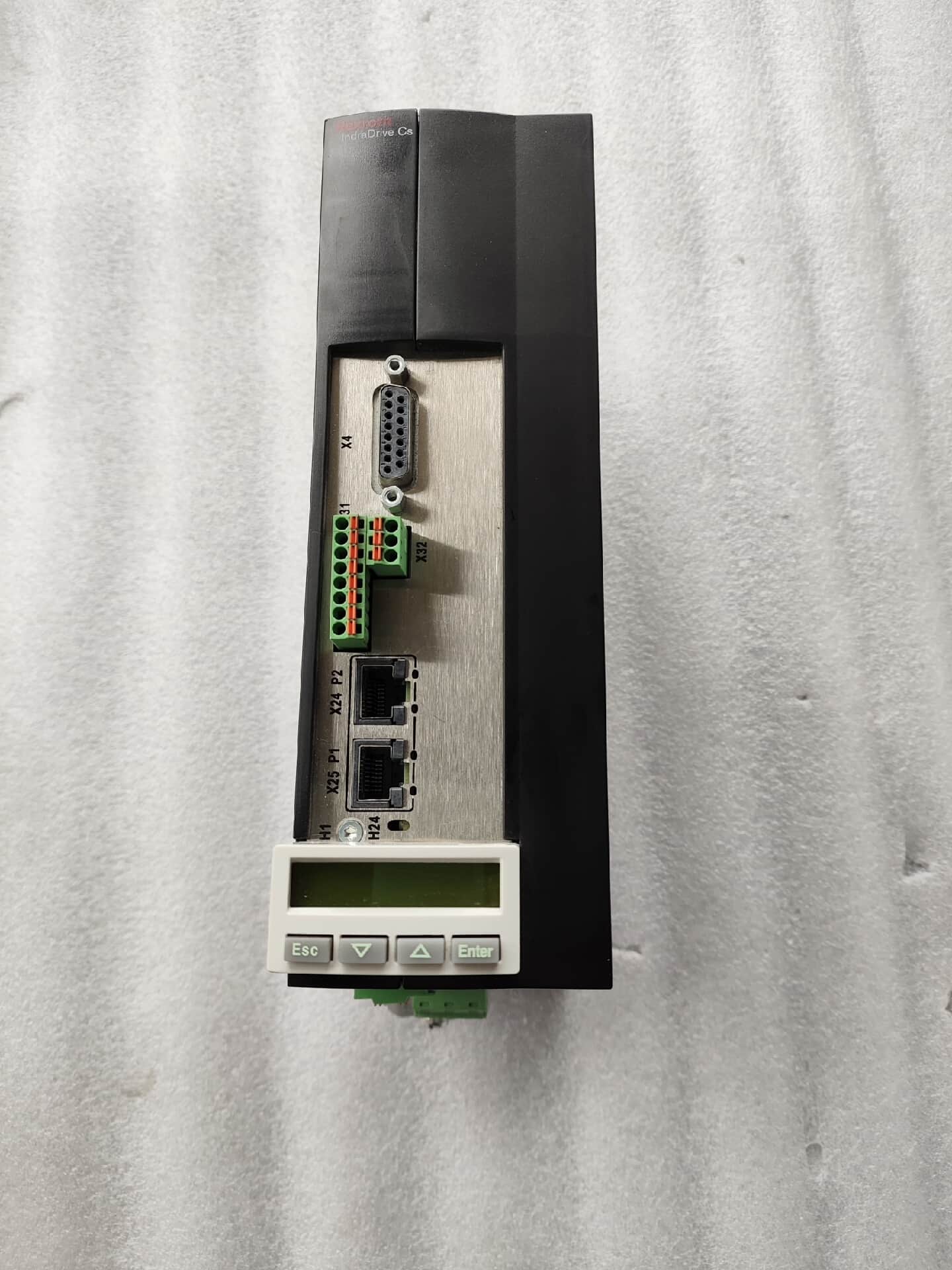 Vadonatúj eredeti Bosch Rexroth szervomotor ACS01.1E-W0036-A-03-B-ET-EC-NN-NN-NW szervomotor gyors szállítás