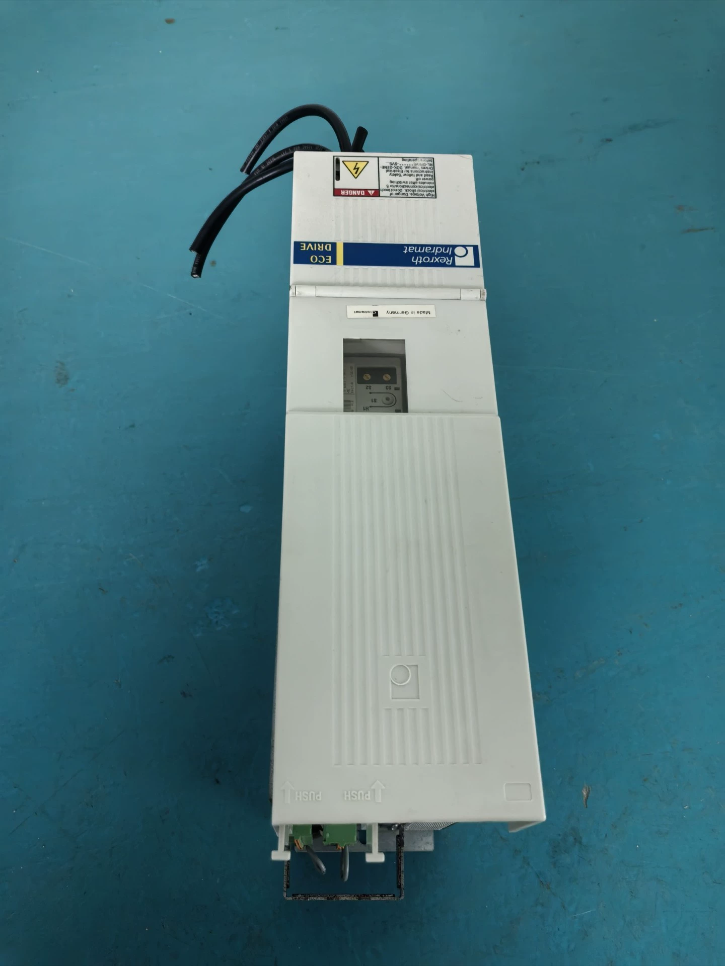 Vadonatúj eredeti Bosch Rexroth szervohajtás DKC03.3-100-7-FW szervomotor gyors szállítás