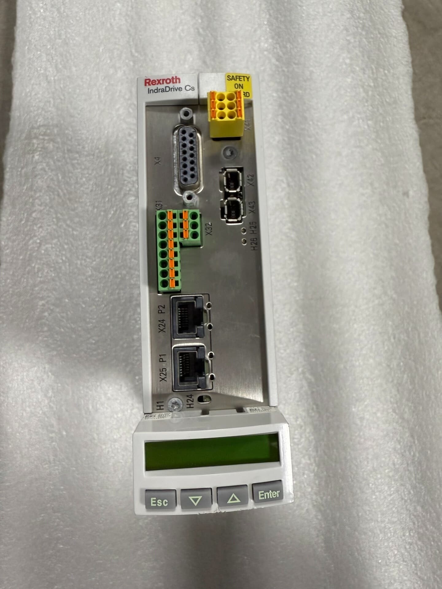 Vadonatúj eredeti Bosch Rexroth szervomotor HCS01.1E-W0005-A-03-B-ET-EC-NN-S5-NN-FW szervomotor gyors szállítás