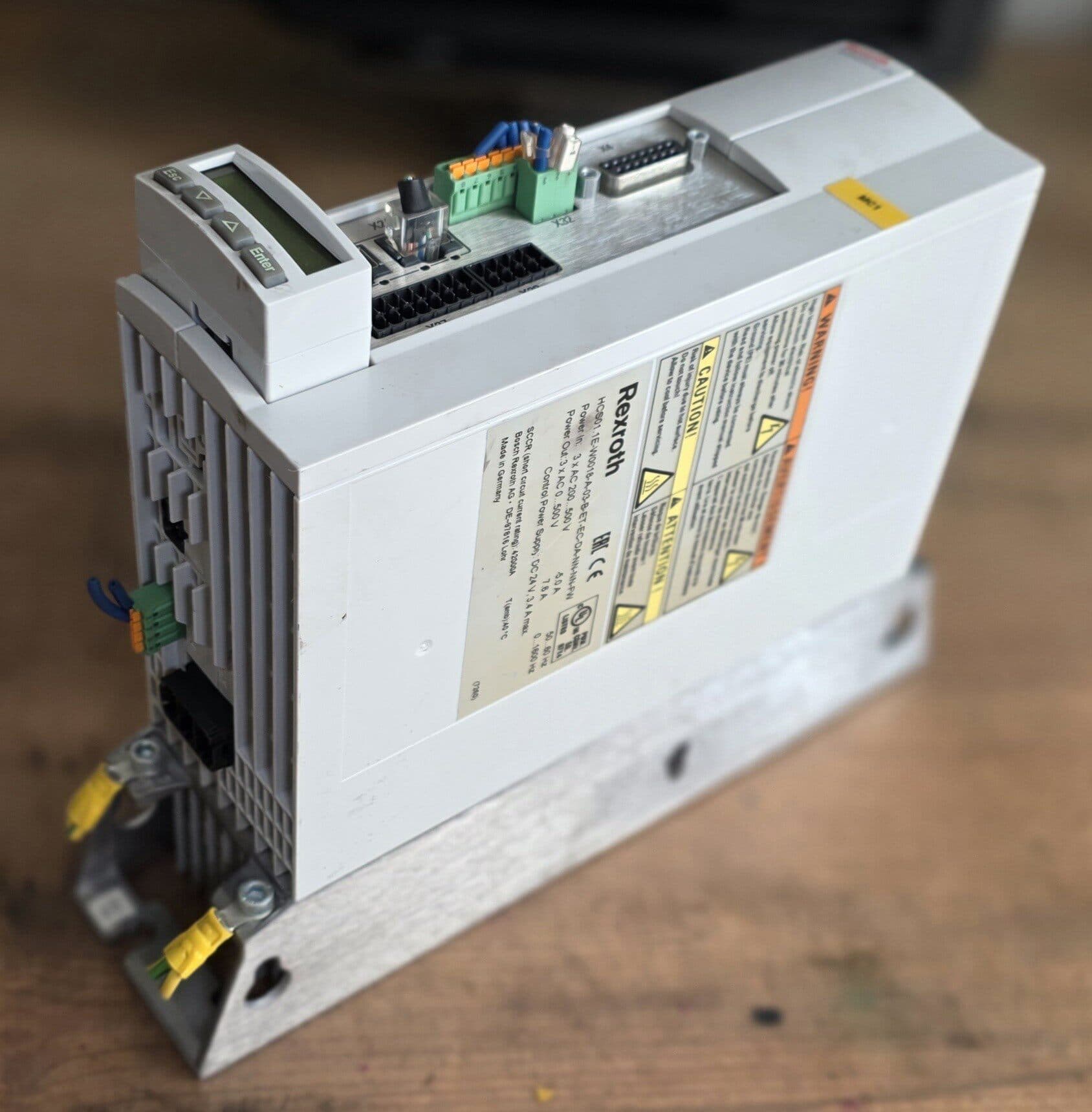Vadonatúj eredeti Bosch Rexroth szervomotor HCS01.1E-W0018-A-03-B-ET-EC-DA-NN-NN-FW szervomotor gyors szállítás