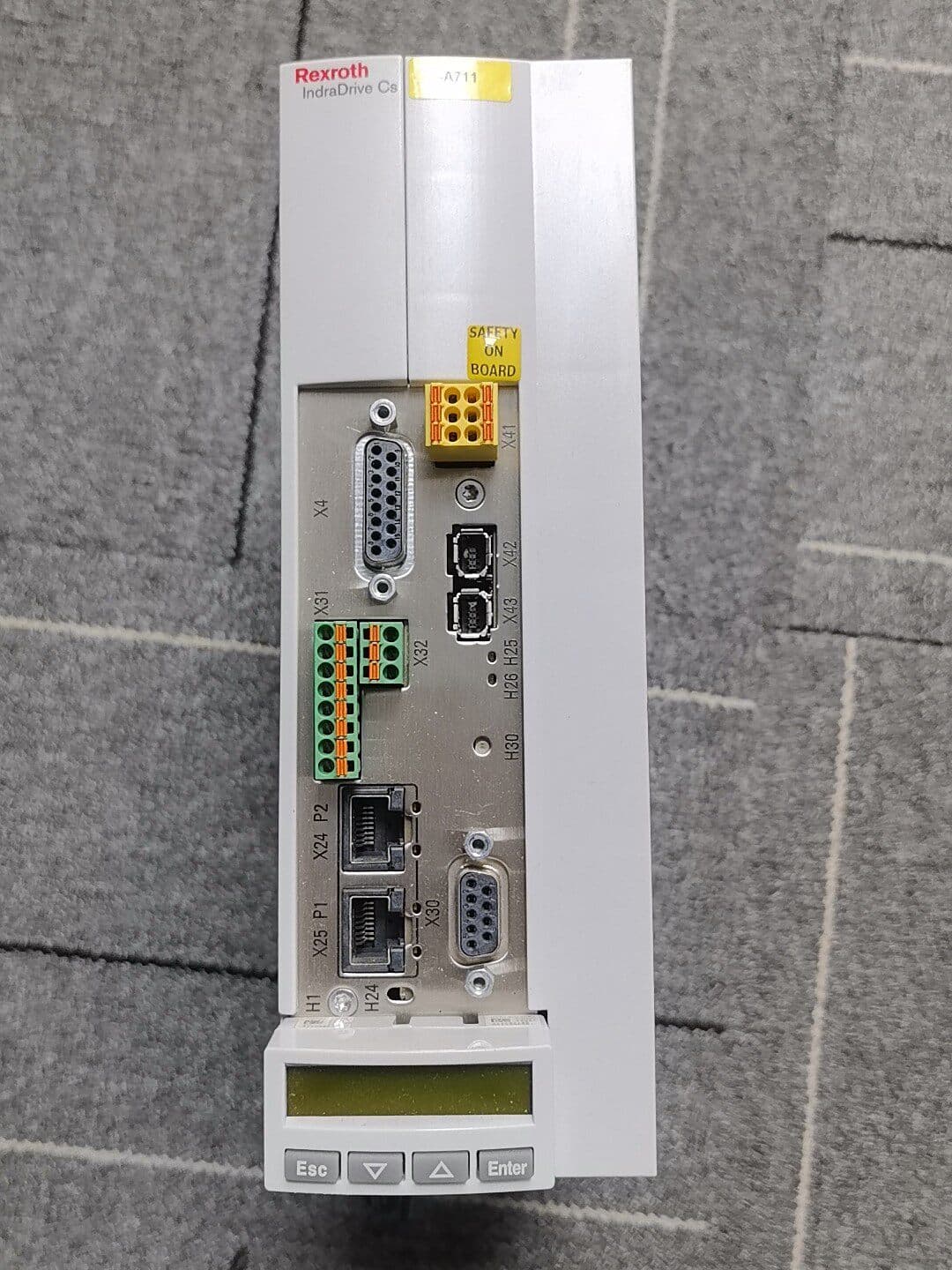 Vadonatúj eredeti Bosch Rexroth szervomotor HCS01.1E-W0018-A-03-B-ET-EC-EP-S4-NN-FW szervomotor gyors szállítás