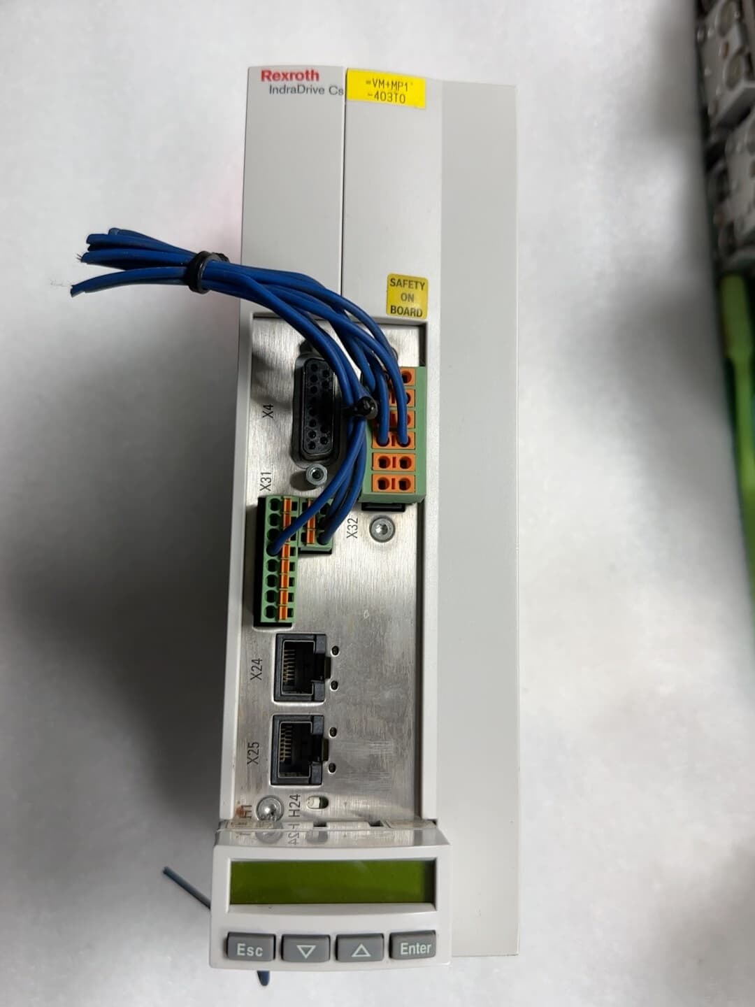 Vadonatúj eredeti Bosch Rexroth szervomotor HCS01.1E-W0018-A-03-B-ET-EC-NN-L4-NN-FW szervomotor gyors szállítás
