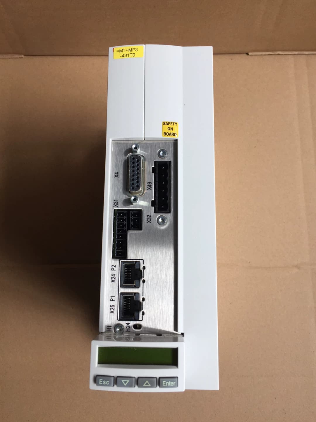 Vadonatúj eredeti Bosch Rexroth szervomotor HCS01.1E-W0028-A-03-B-ET-EC-NN-L4-NN-FW szervomotor gyors szállítás