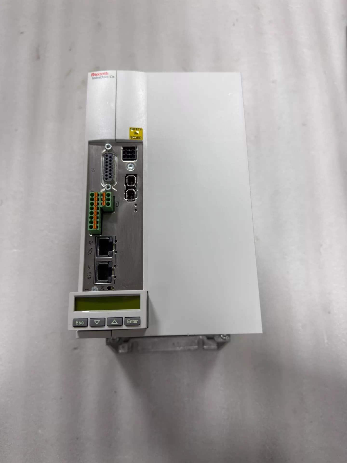 Vadonatúj eredeti Bosch Rexroth szervomotor HCS01.1E-W0054-A-03-B-ET-EC-NN-S4-NN-FW szervomotor gyors szállítás