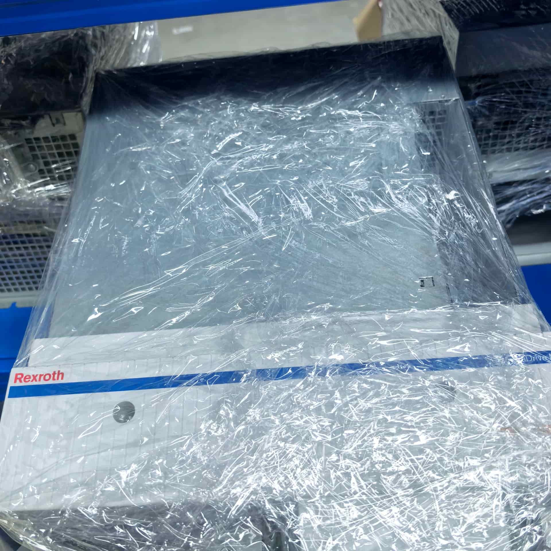 Vadonatúj eredeti Bosch Rexroth szervohajtás HMS01.1N-W0350-A-07-NNNN szervomotor gyors szállítás