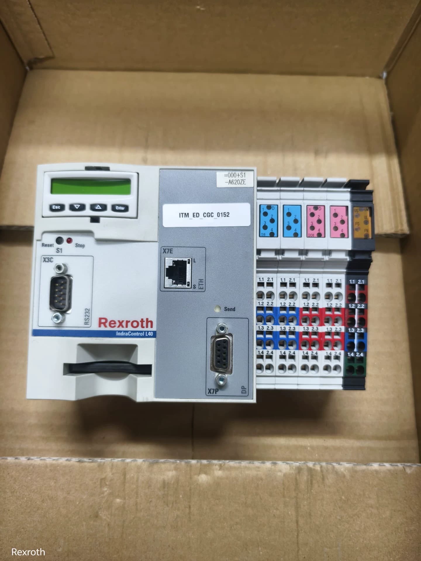Vadonatúj Eredeti Bosch Rexroth Szervo meghajtó PLC Mobule PLC vezérlő CML40.2-NP-330-NA-NNNN Szervomotor Gyors szállítás