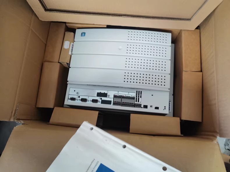 Eredeti új Lenze E94AMSE0134 ipari I/O modul FedEx DHL gyors szállítás