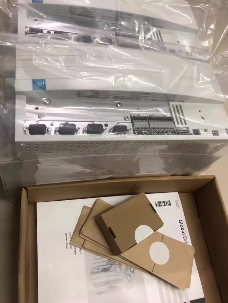 Eredeti új Lenze E94ASHE0174 ipari I/O modul FedEx DHL gyors szállítás