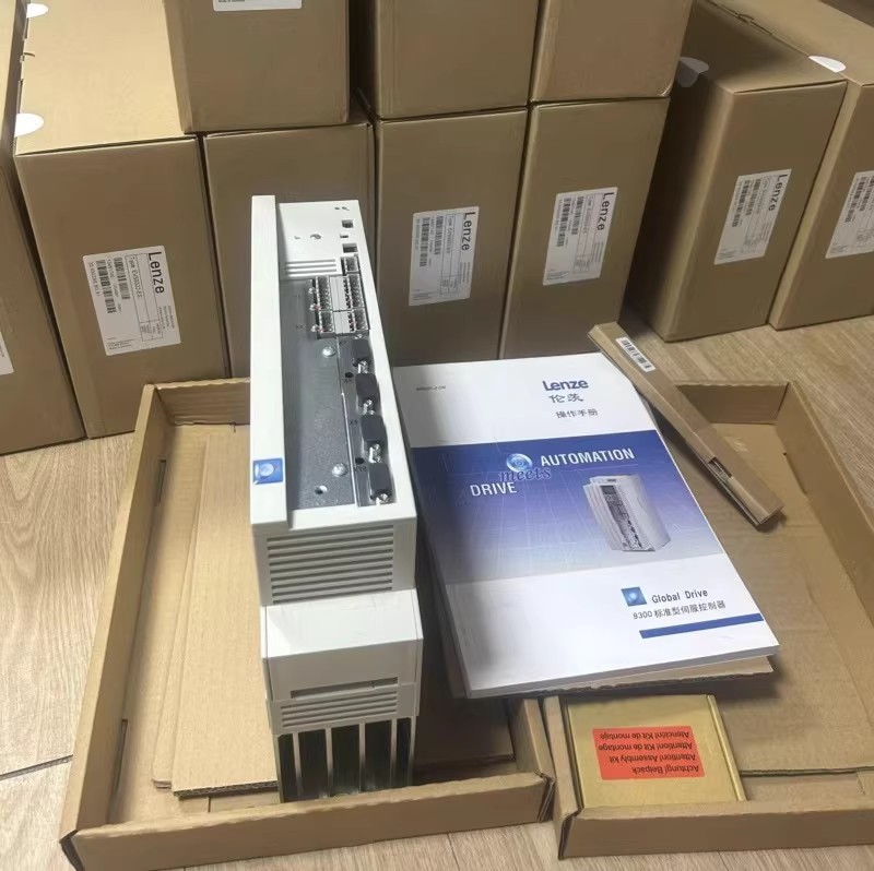 Eredeti új Lenze EVS9331-EV ipari I/O modul FedEx DHL gyors szállítás